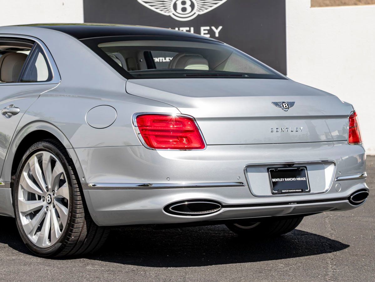 Used 2026 Bentley Flying Spur Plug-In Hybrid AWD/4WD image 14