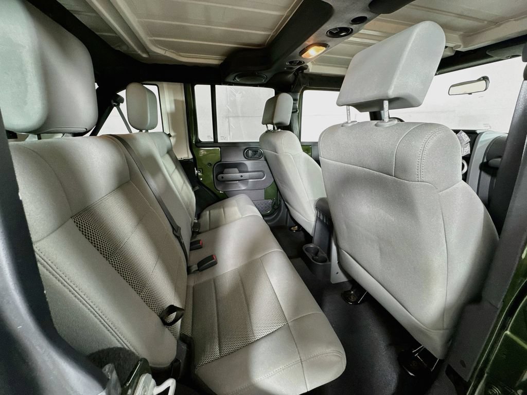 Used 2008 Jeep Wrangler Unlimited Sahara w/ Dual Top Group AWD/4WD image 23