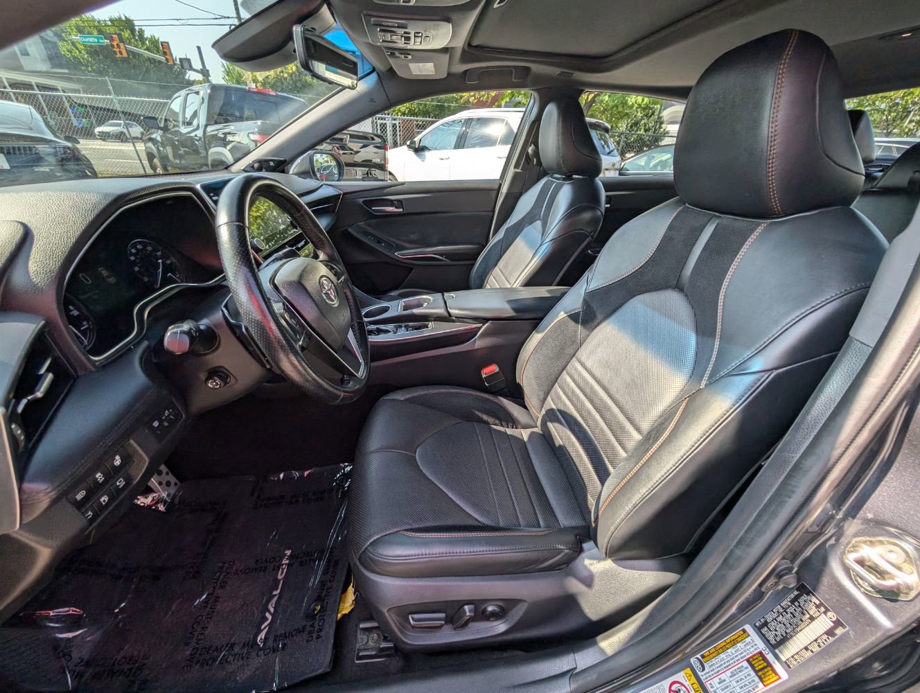 Used 2019 Toyota Avalon Touring FWD image 15