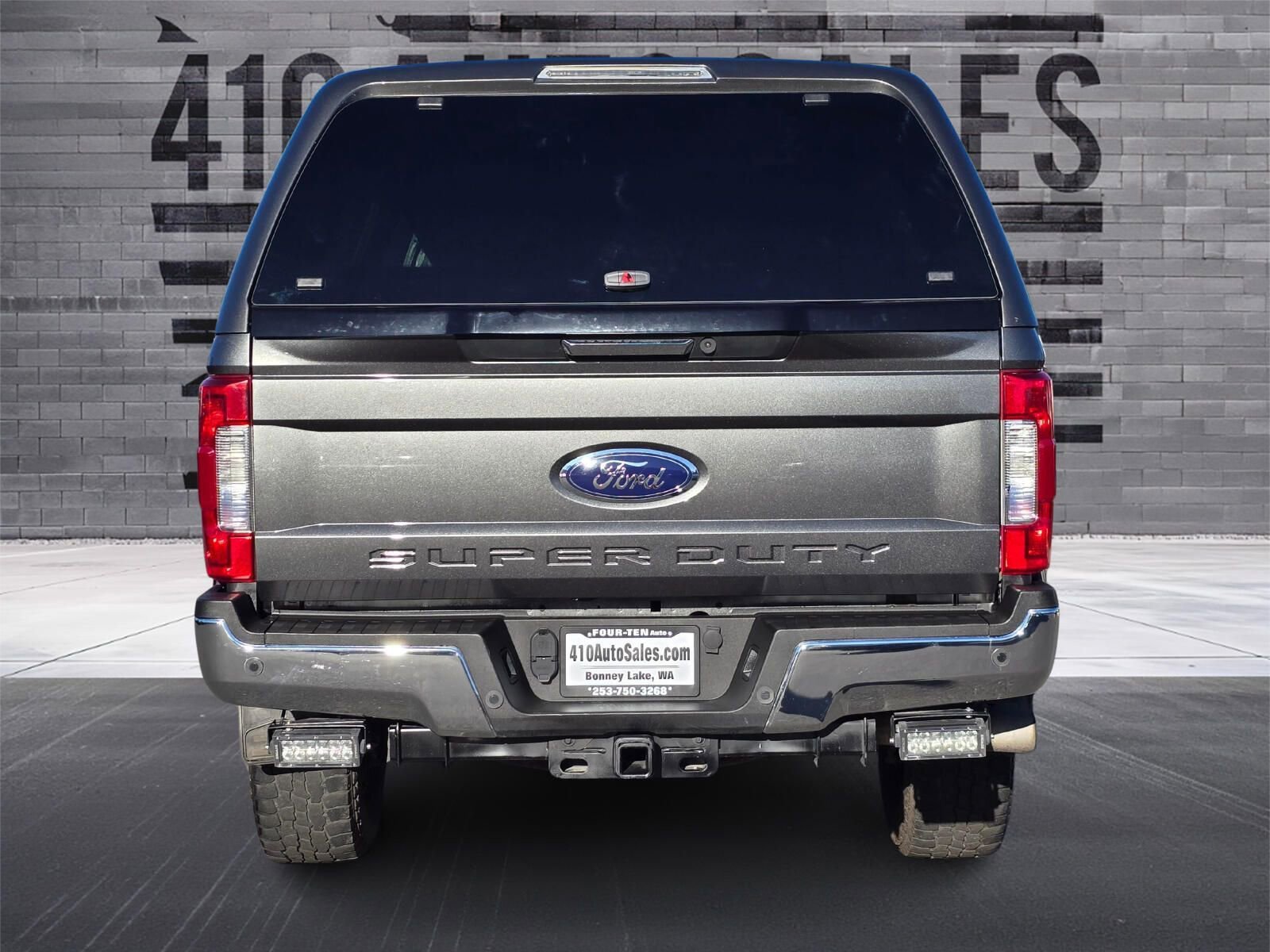 Used 2017 Ford F250 Lariat w/ Lariat Value Package AWD/4WD image 4