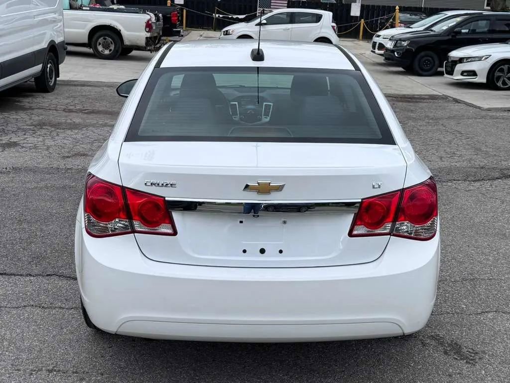 Used 2016 Chevrolet Cruze LT FWD image 4