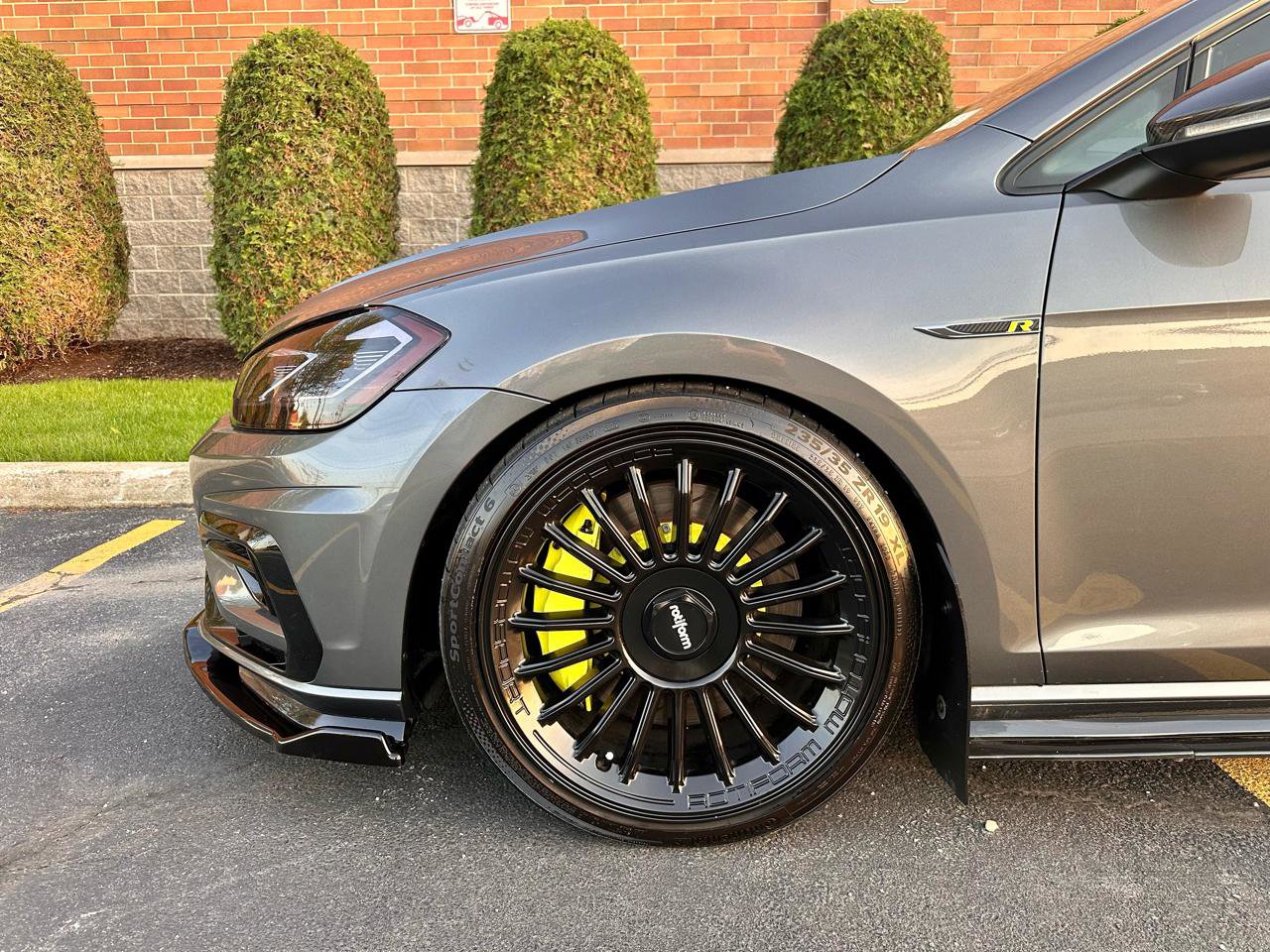 Used 2019 Volkswagen Golf R 4-Door AWD/4WD image 13