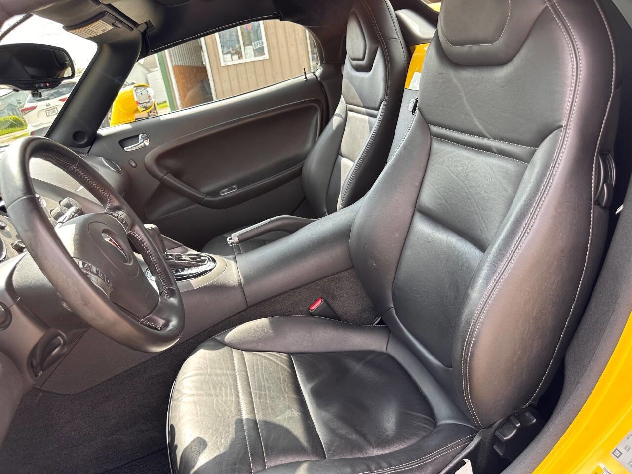 Used 2008 Pontiac Solstice Convertible w/ Premium Package RWD image 2