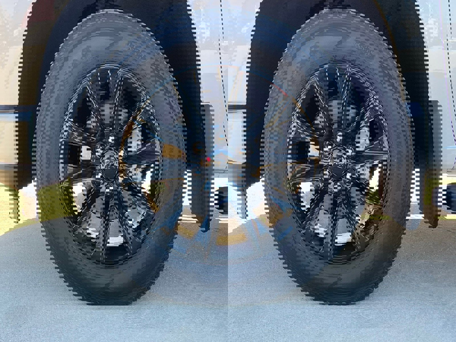 Used 2019 Chevrolet Silverado 1500 High Country w/ Z71 Off-Road Package image 8