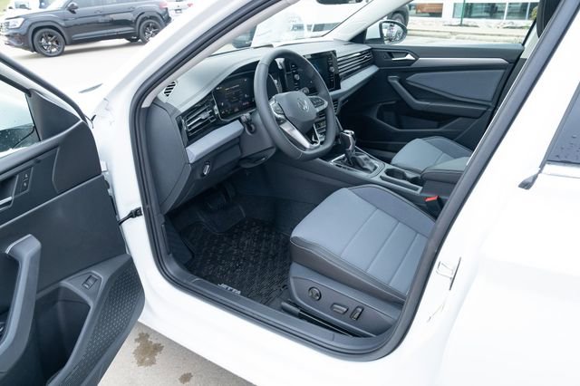 New 2026 Volkswagen Jetta SE image 16