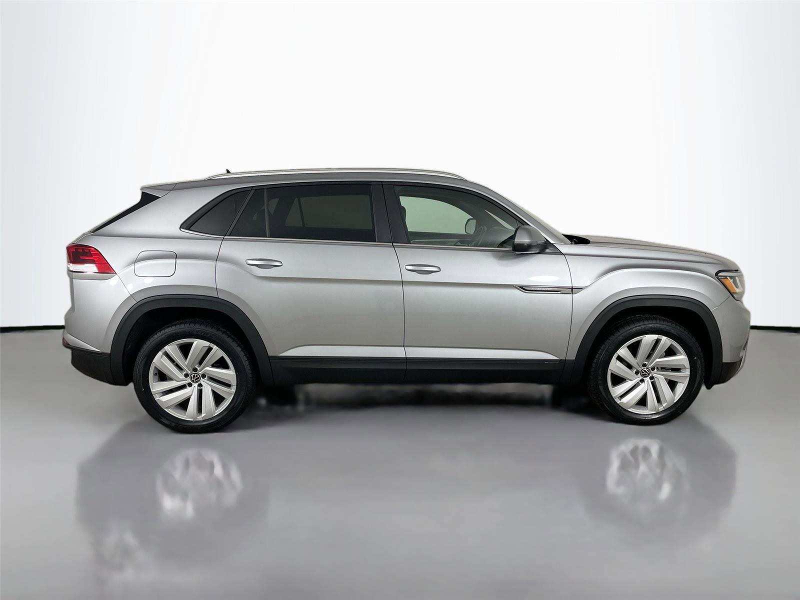 Used 2023 Volkswagen Atlas Cross Sport SE AWD/4WD image 17