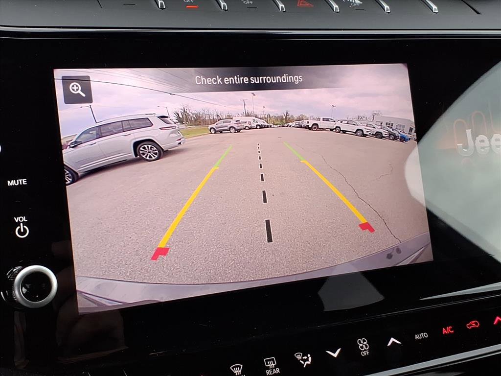 New 2026 Jeep Grand Cherokee Altitude image 26