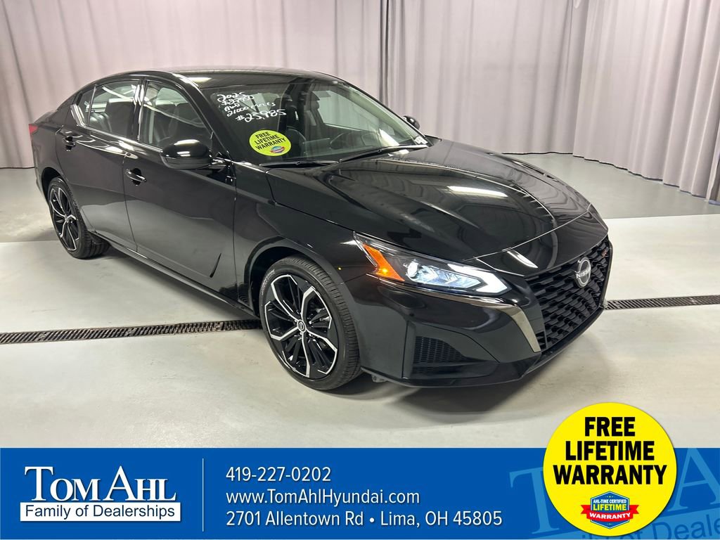Used 2025 Nissan Altima 2.5 SR AWD/4WD image 1