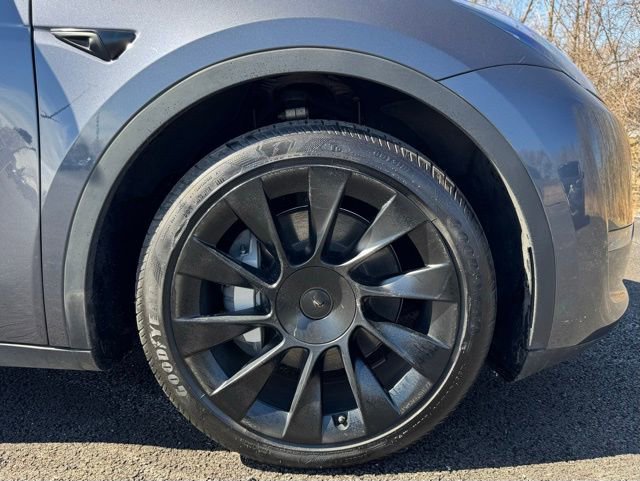 Used 2023 Tesla Model Y Long Range image 10