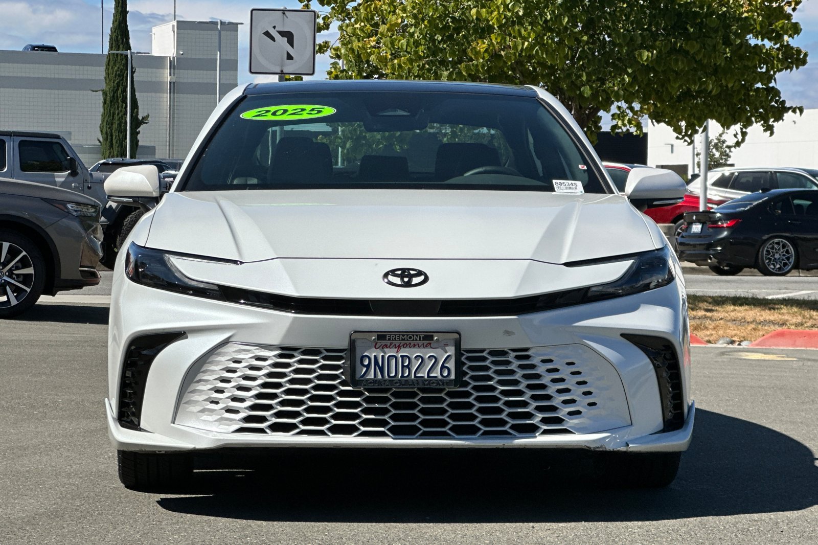 Used 2025 Toyota Camry XSE FWD image 9