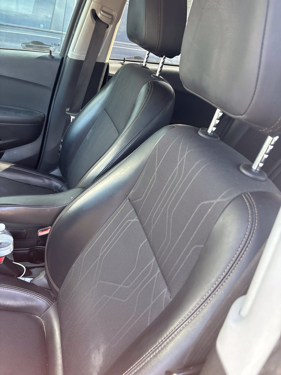 Used 2021 Chevrolet Trax LT w/ LT Convenience Package FWD image 17