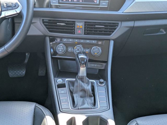 Used 2024 Volkswagen Jetta SE FWD image 18