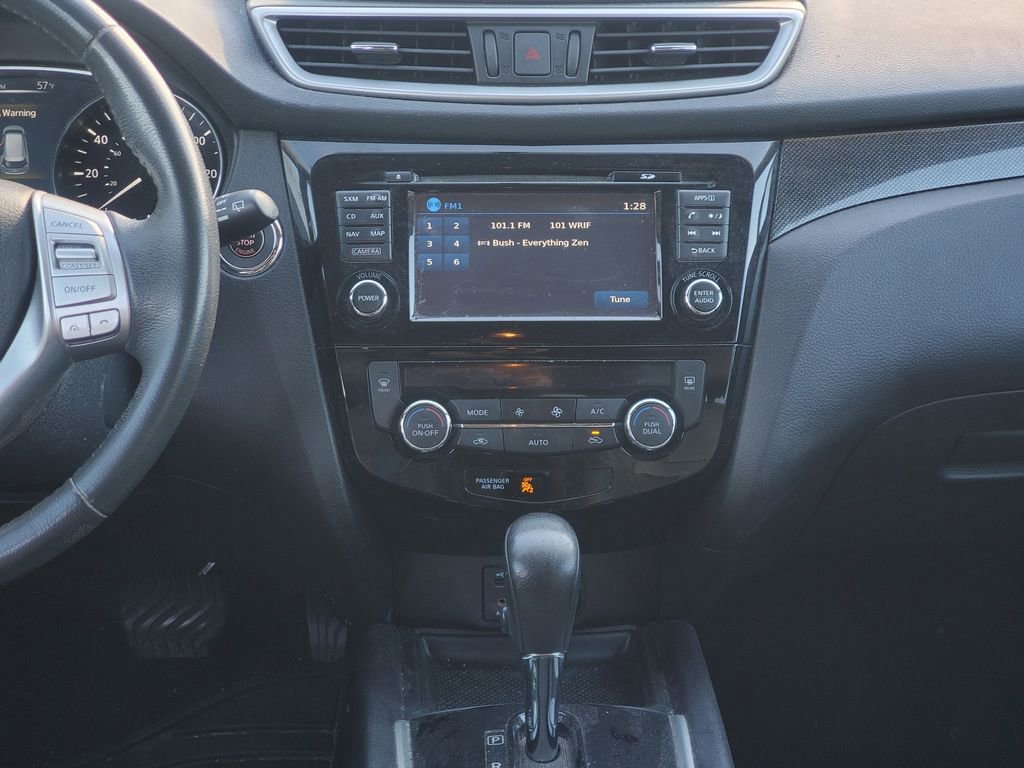 Used 2015 Nissan Rogue SL image 28