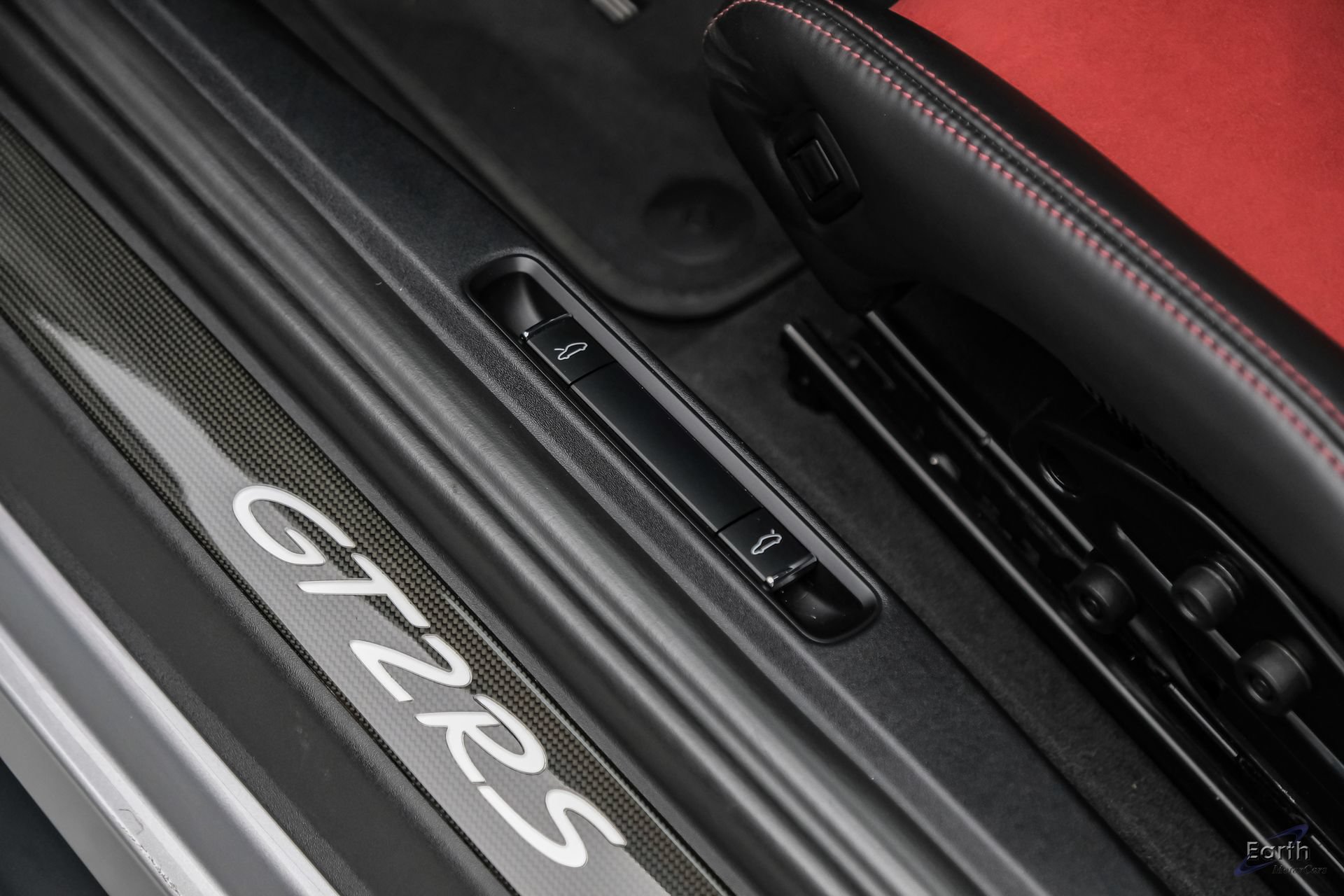 Used 2018 Porsche 911 GT2 RS RWD image 54