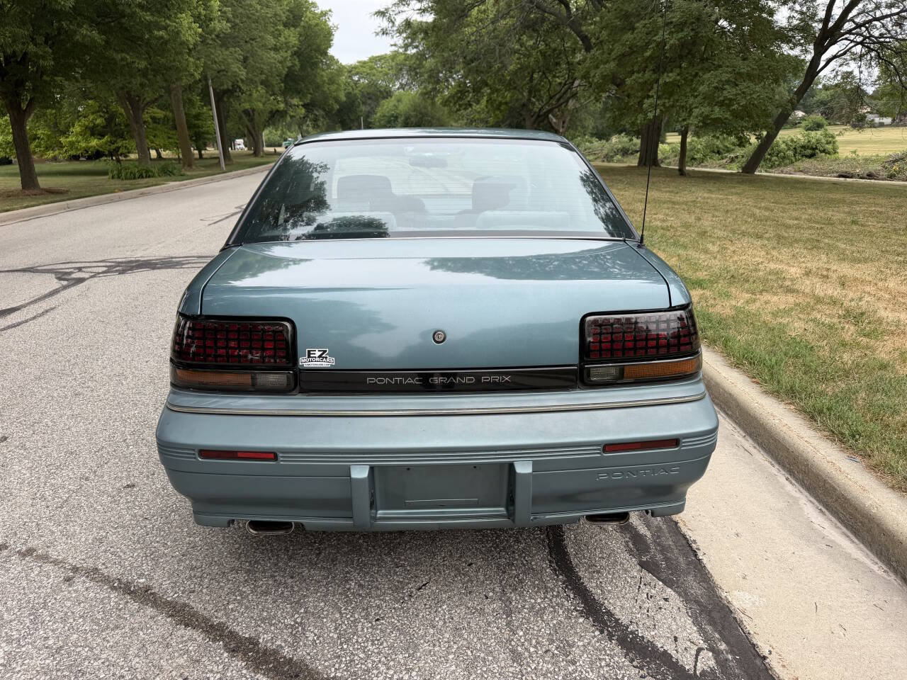 Used 1993 Pontiac Grand Prix LE FWD image 4