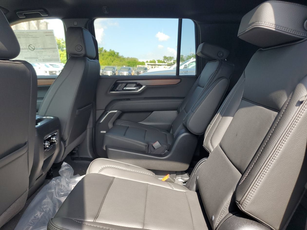 New 2026 GMC Yukon XL Denali RWD image 11
