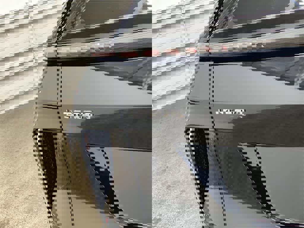 Certified 2024 Cadillac Lyriq Luxury image 10