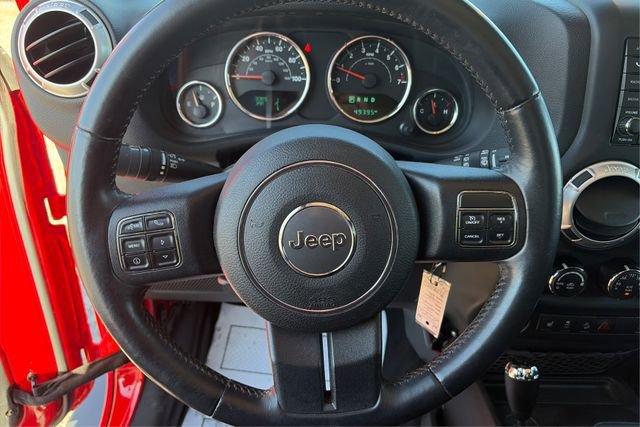 Used 2015 Jeep Wrangler Sahara w/ Connectivity Group AWD/4WD image 16