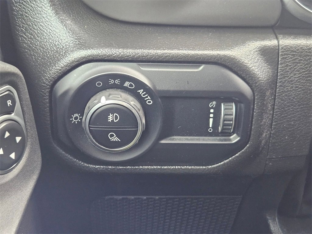 Certified 2023 Jeep Gladiator Willys image 20