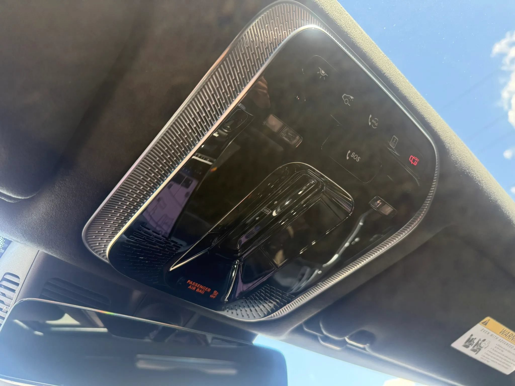 Used 2024 Mercedes-Benz S 63 AMG S w/ Carbon Fiber Exterior Package image 33