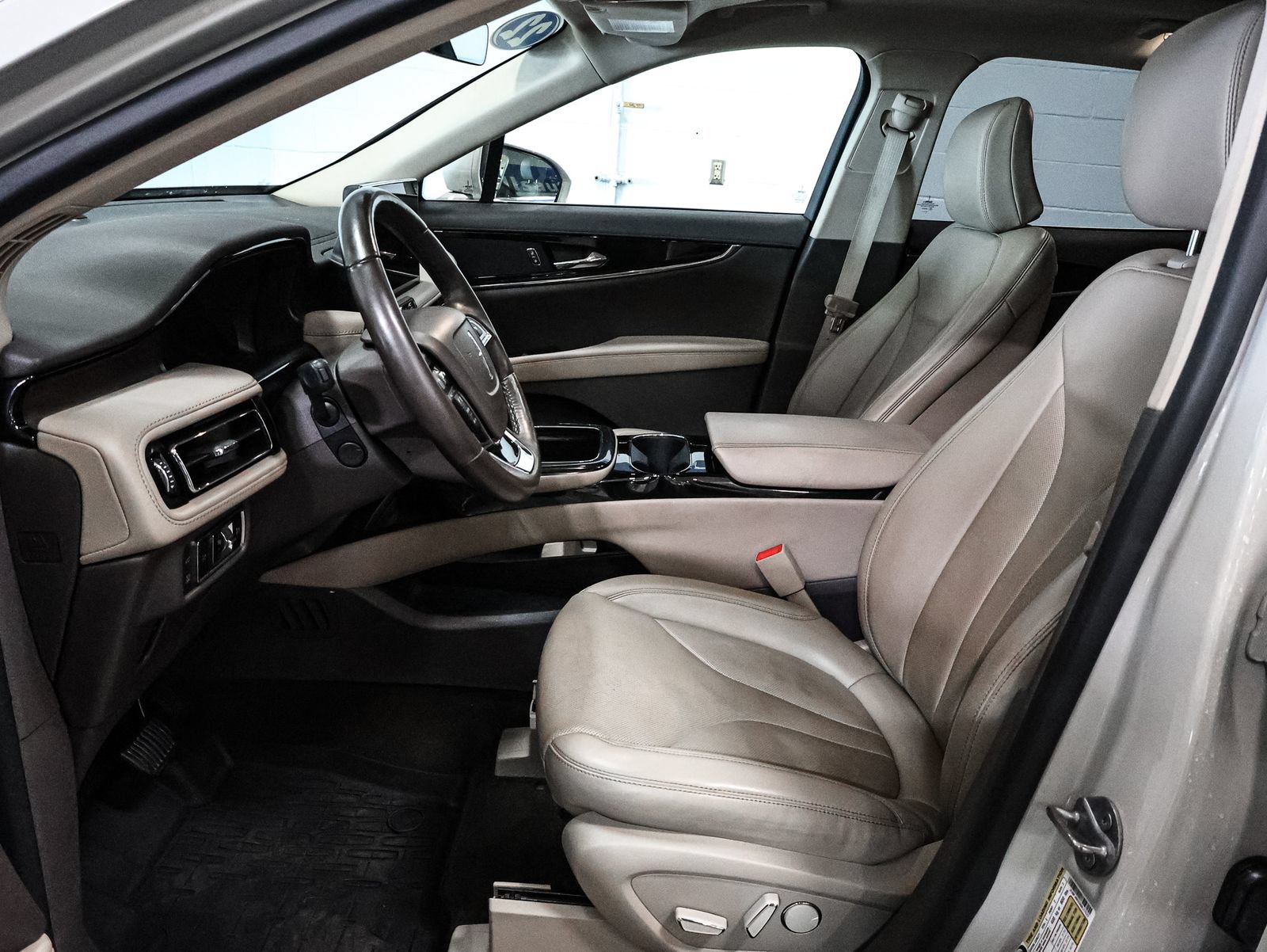 Used 2022 Lincoln Nautilus Reserve AWD/4WD image 22