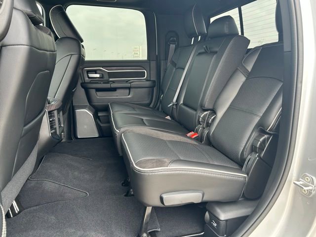 New 2026 RAM 2500 Laramie AWD/4WD image 31