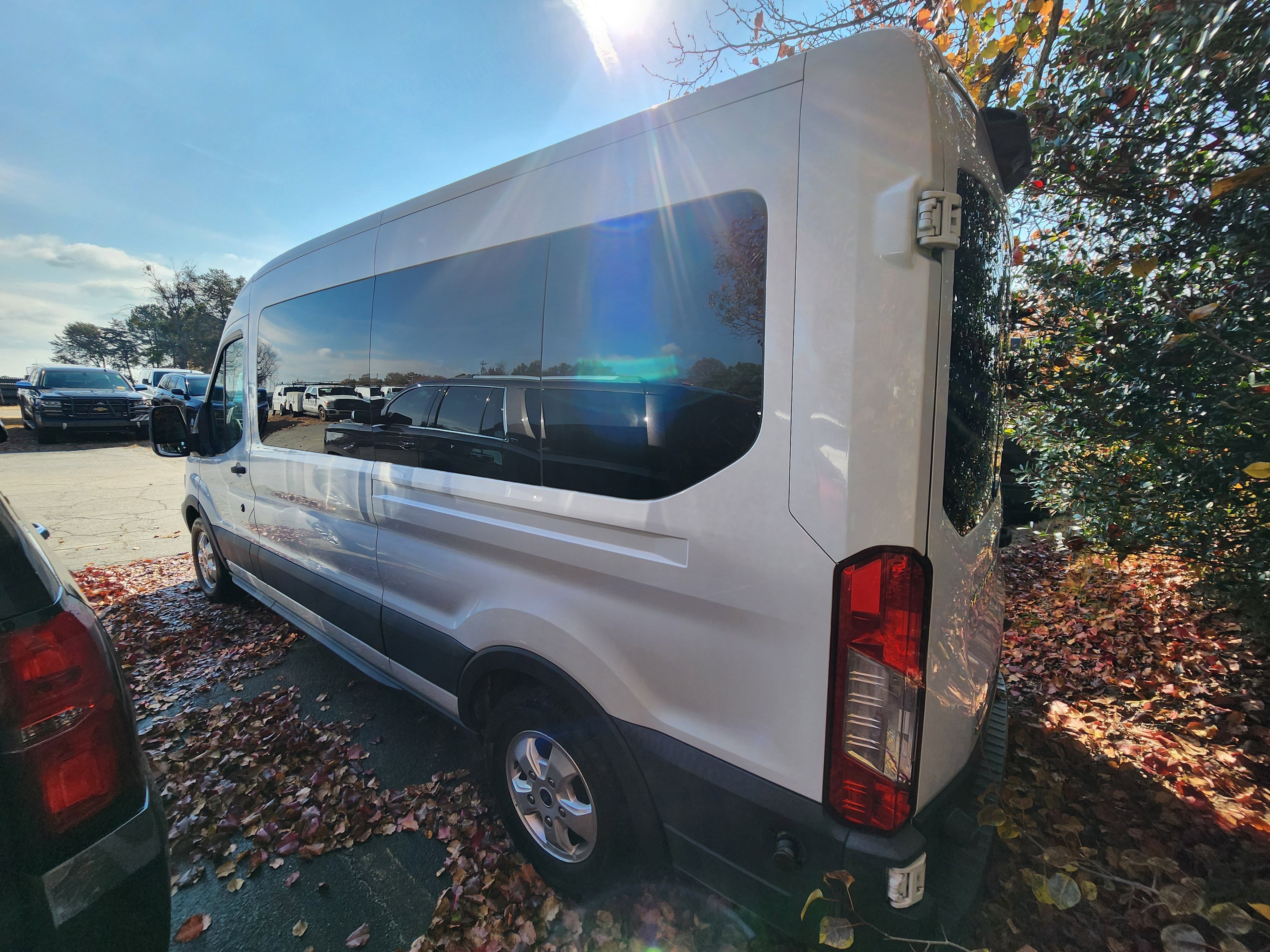Used 2018 Ford Transit 350 XLT image 6