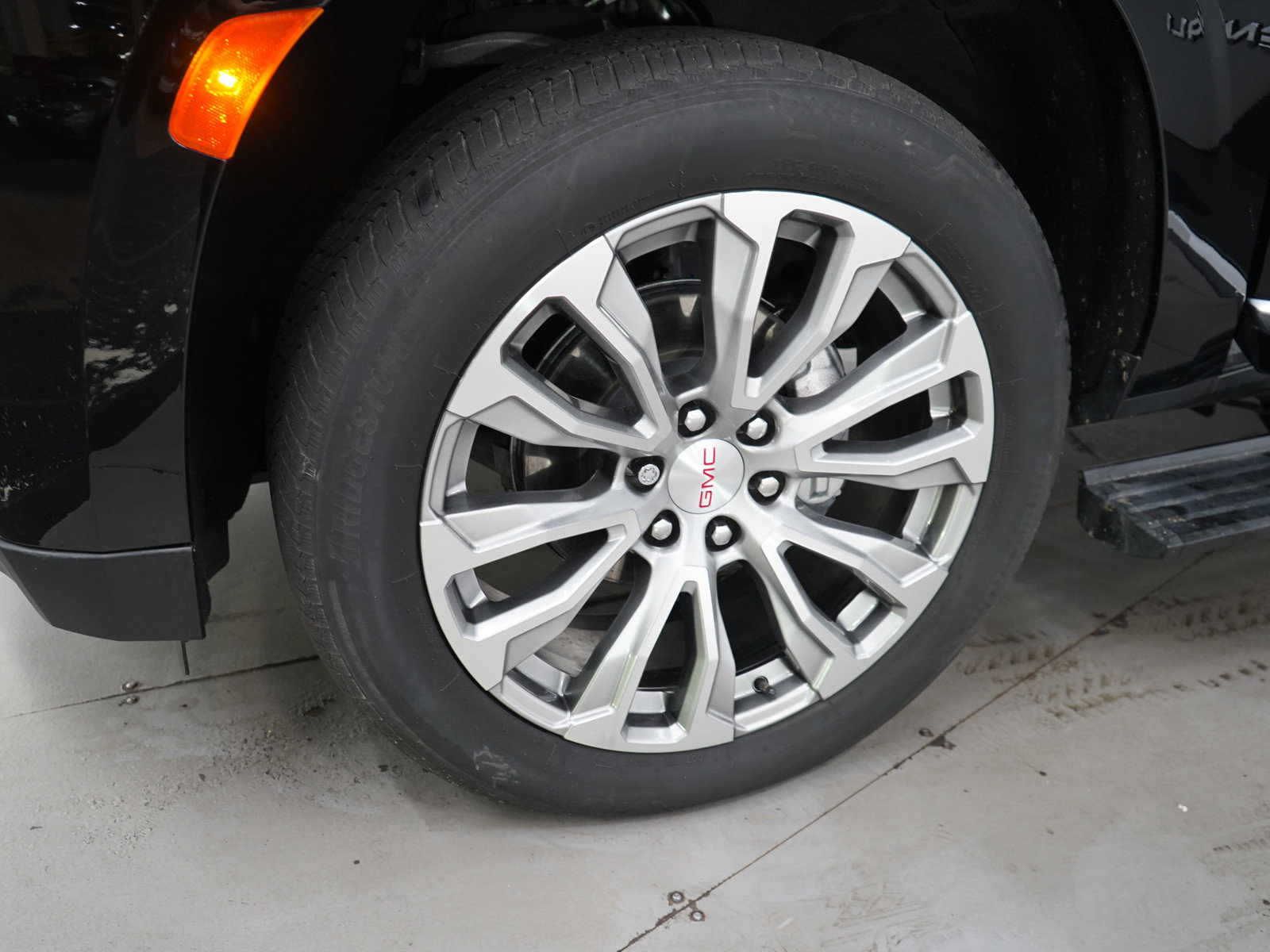 Used 2022 GMC Yukon XL Denali image 26