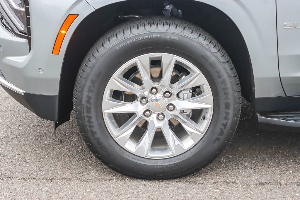 Used 2025 Chevrolet Suburban Premier image 9