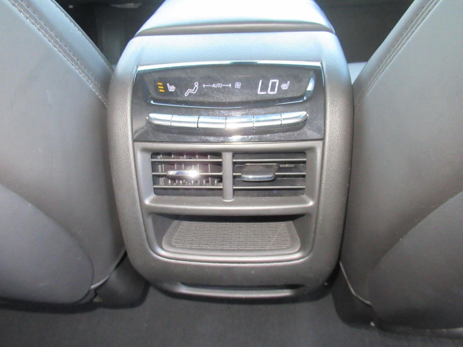 Used 2019 Cadillac XT5 Platinum AWD/4WD image 35