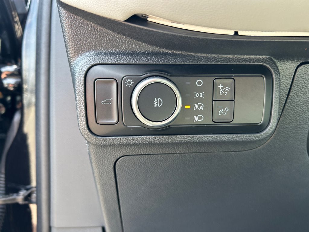 Used 2025 Ford Explorer Platinum AWD/4WD image 20