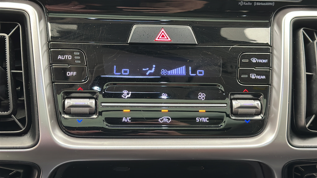 Used 2023 Kia Sorento S w/ Panoramic Sunroof Package AWD/4WD image 19