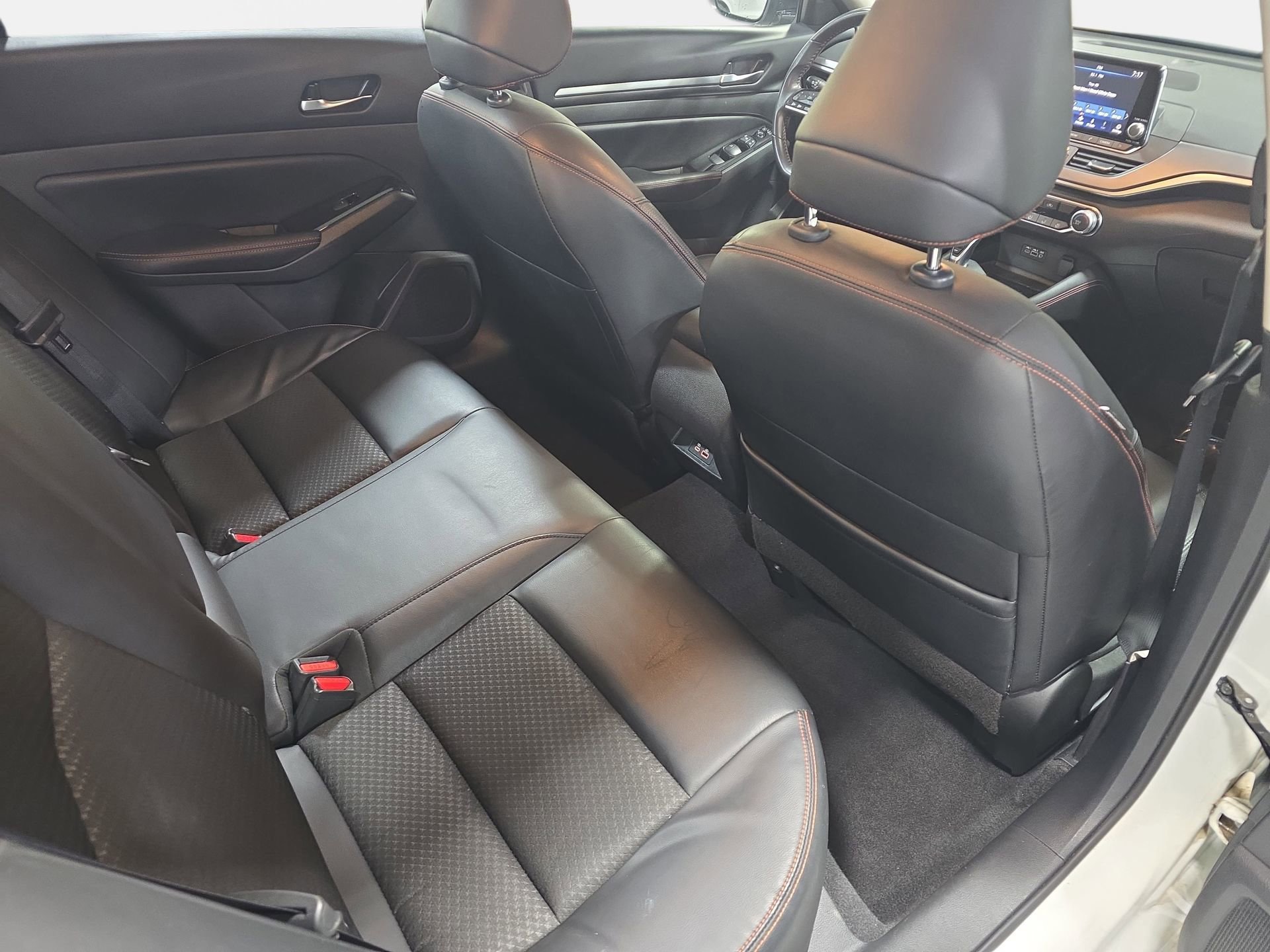 Used 2024 Nissan Altima 2.5 SR image 11