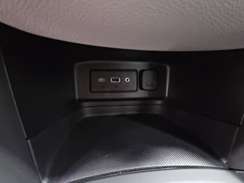 Used 2019 Chevrolet Equinox LS image 18