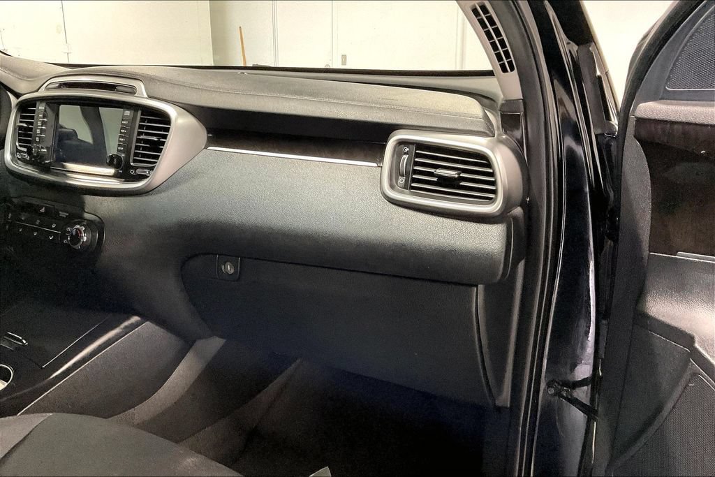 Used 2016 Kia Sorento L FWD image 19
