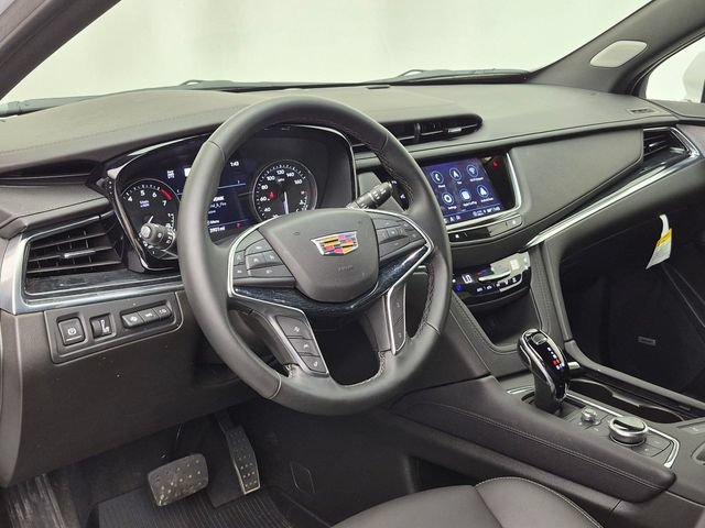 New 2026 Cadillac XT5 Premium Luxury w/ Driver Assist Package AWD/4WD image 9
