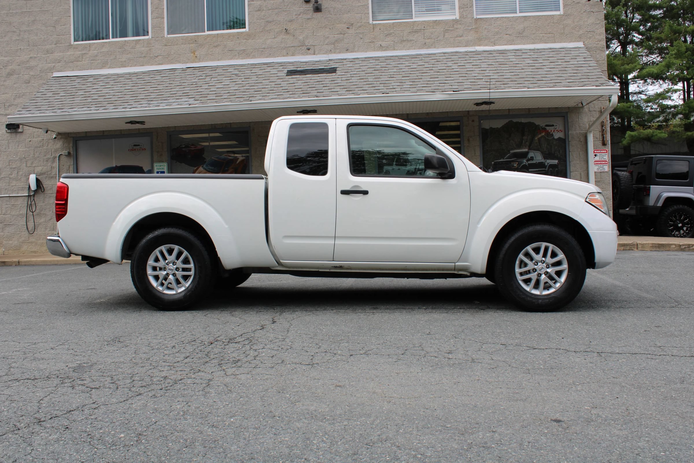 Used 2021 Nissan Frontier SV RWD image 18