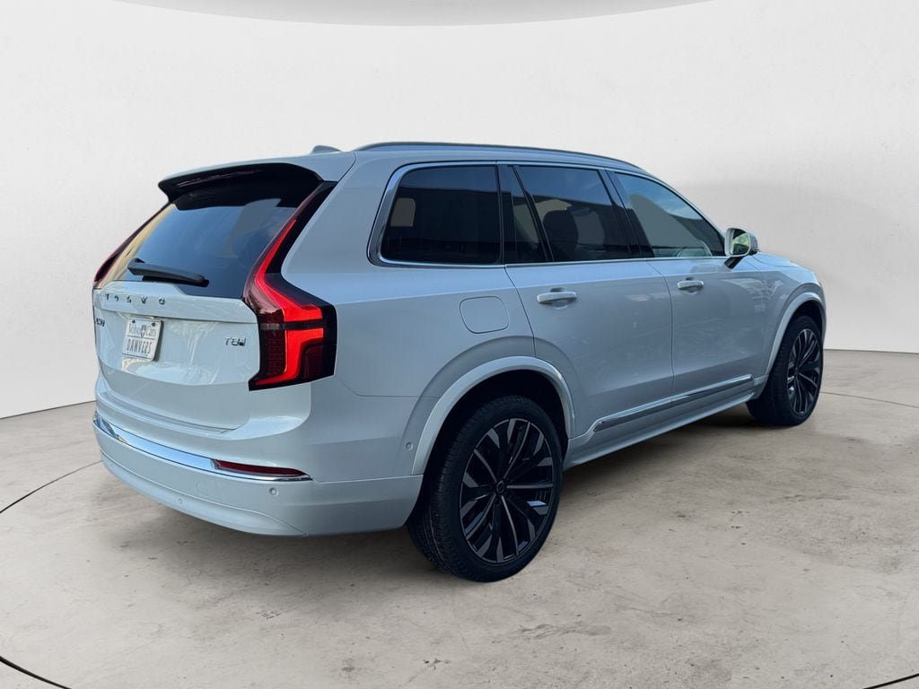 New 2026 Volvo XC90 T8 Ultra w/ Protection Package Premier AWD/4WD image 7