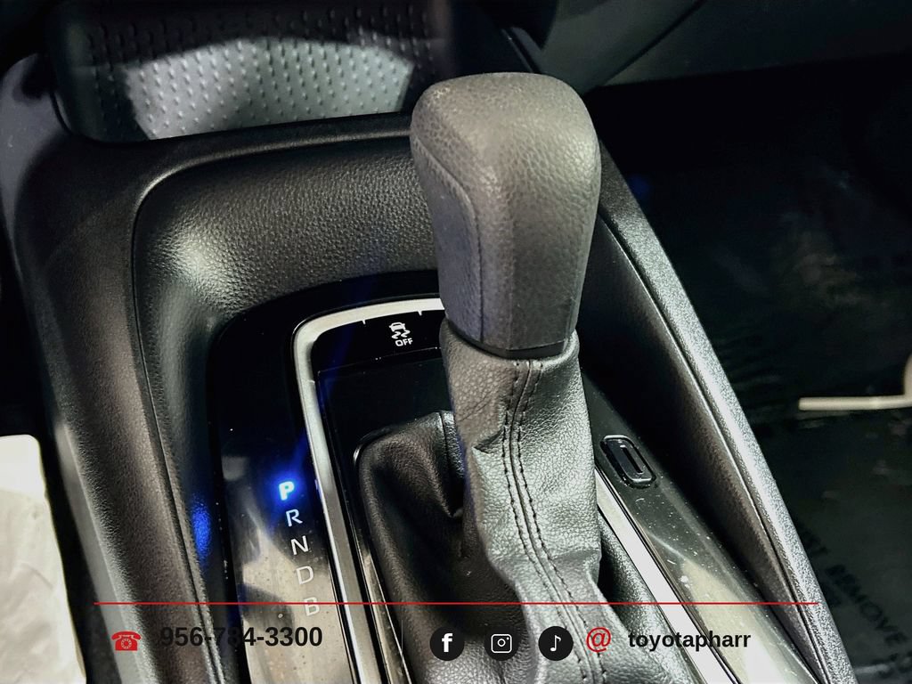 Used 2025 Toyota Corolla LE FWD image 15