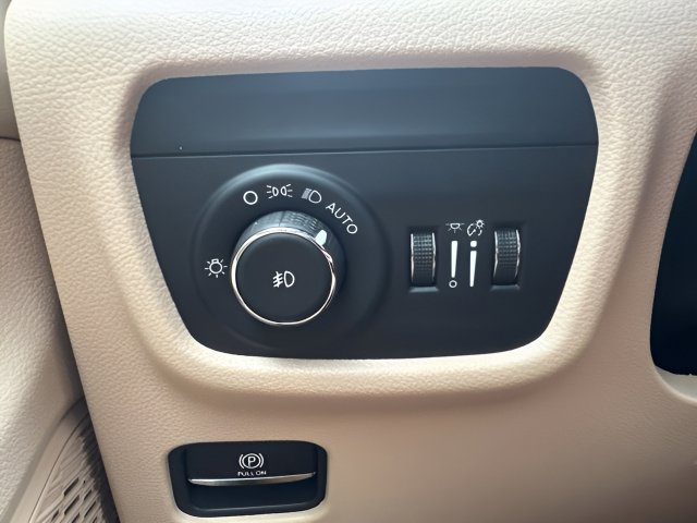 New 2026 Jeep Grand Cherokee L Limited AWD/4WD image 11