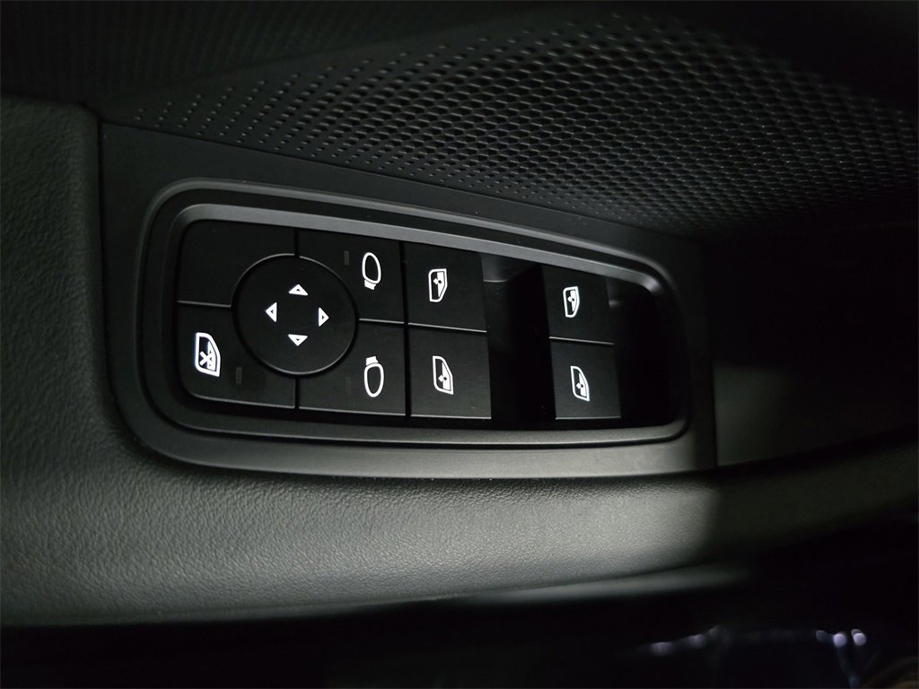 Certified 2023 Porsche Taycan image 21