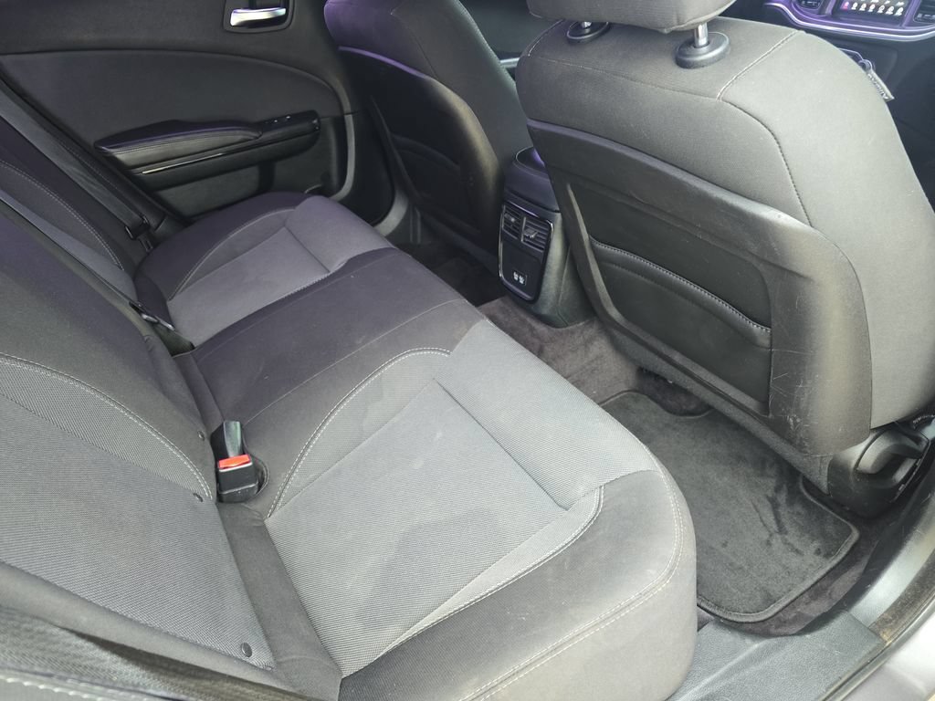 Used 2018 Dodge Charger SXT w/ Blacktop Package RWD image 11