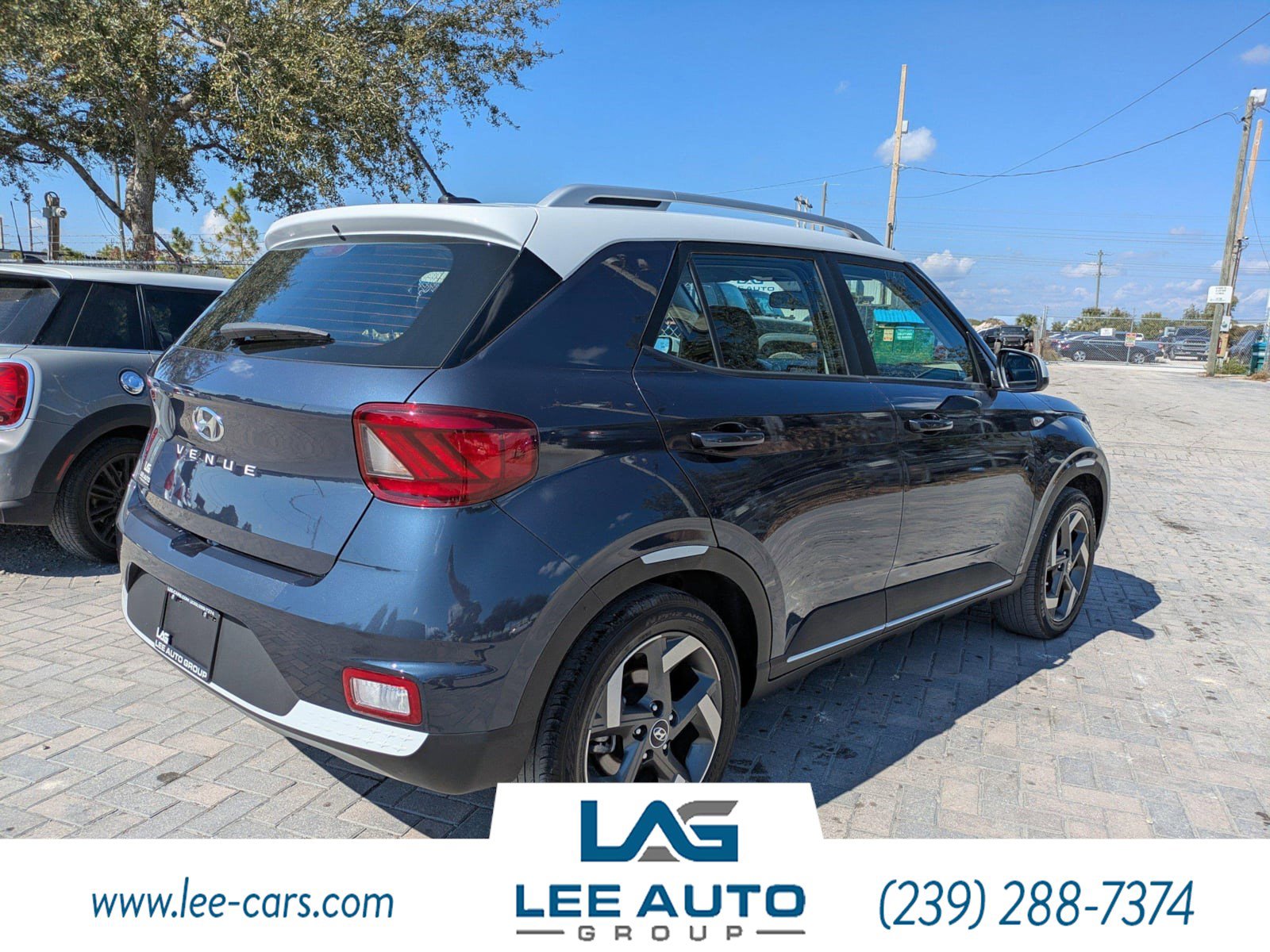 Used 2024 Hyundai Venue Limited image 3