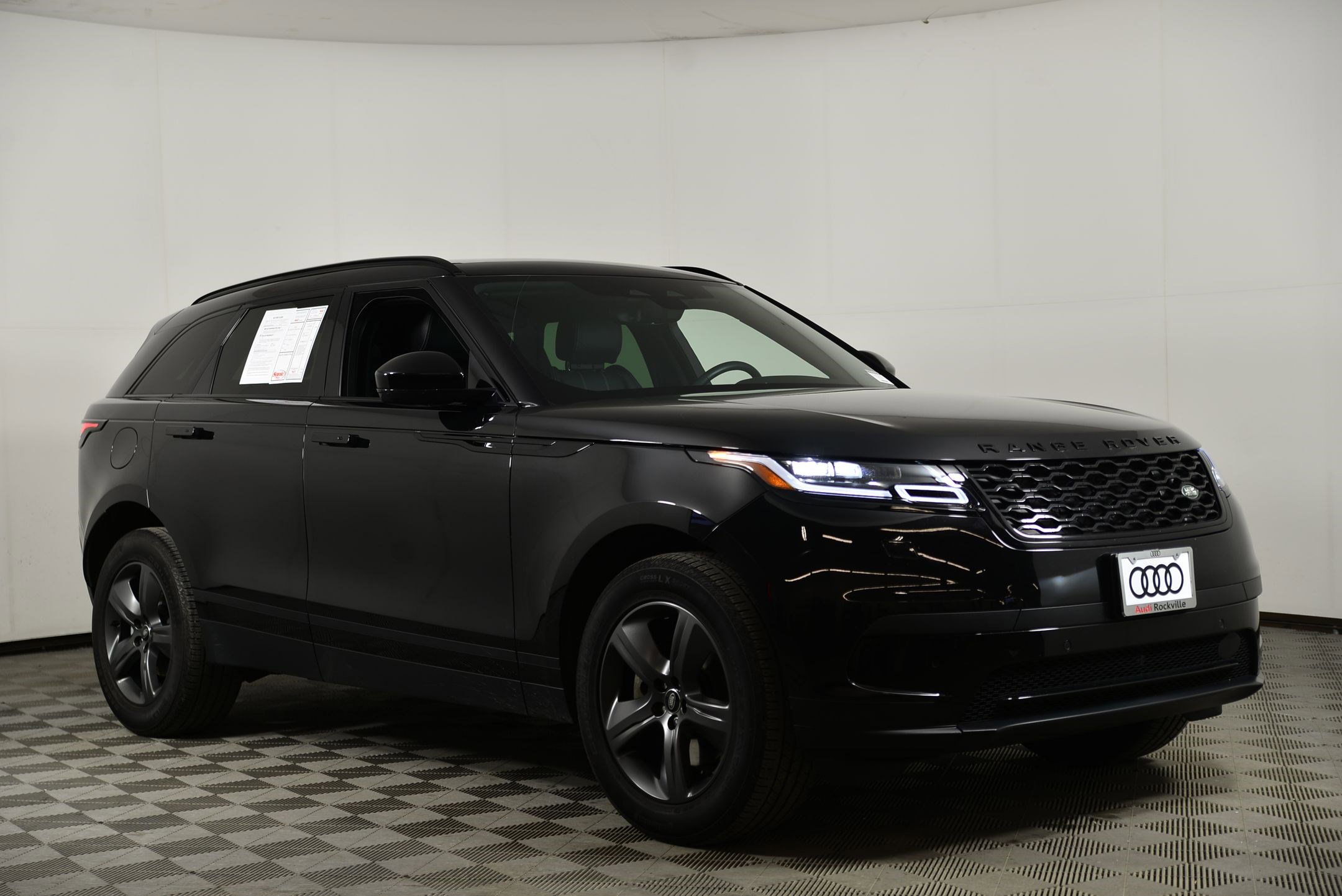 Used 2023 Land Rover Range Rover Velar S image 7