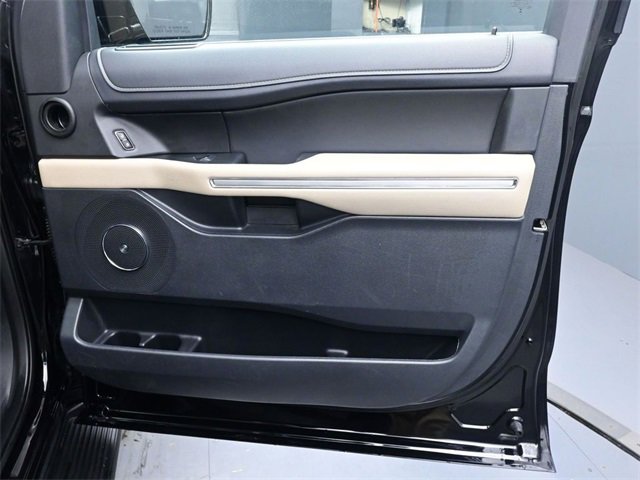 Used 2024 Ford Expedition Limited image 33