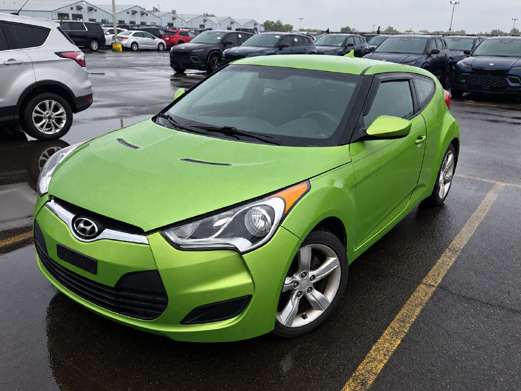Used 2012 Hyundai Veloster FWD image 1