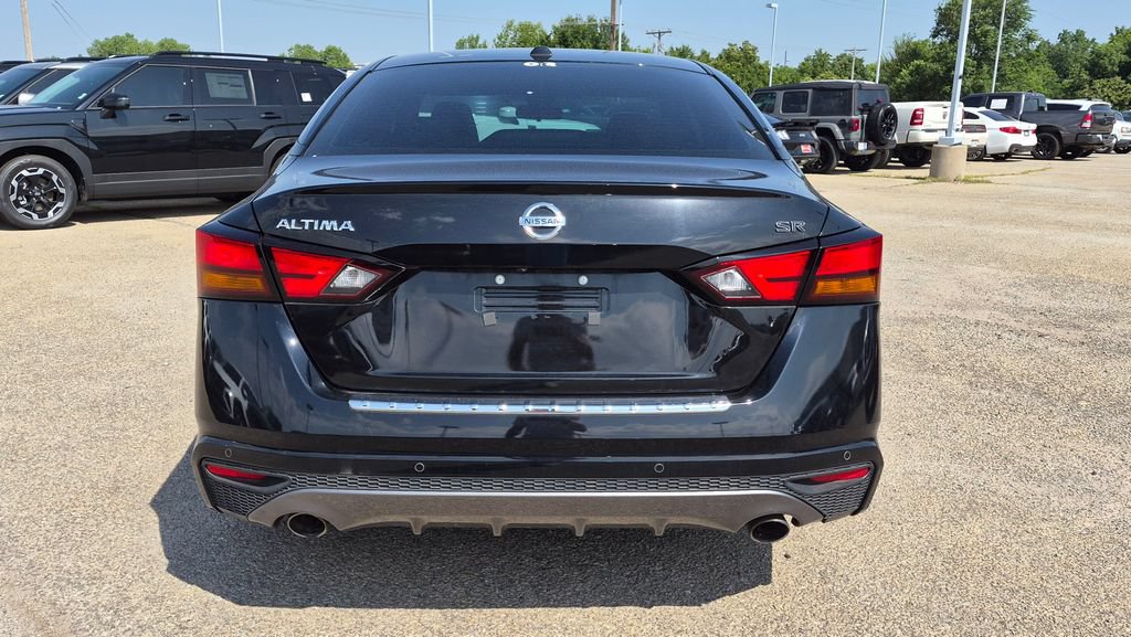 Used 2022 Nissan Altima 2.5 SR FWD image 3