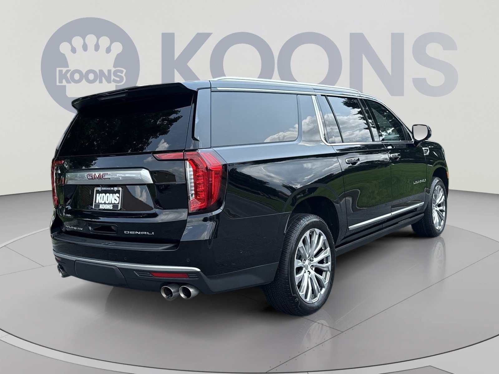 Used 2024 GMC Yukon XL Denali w/ Denali Reserve Package AWD/4WD image 7