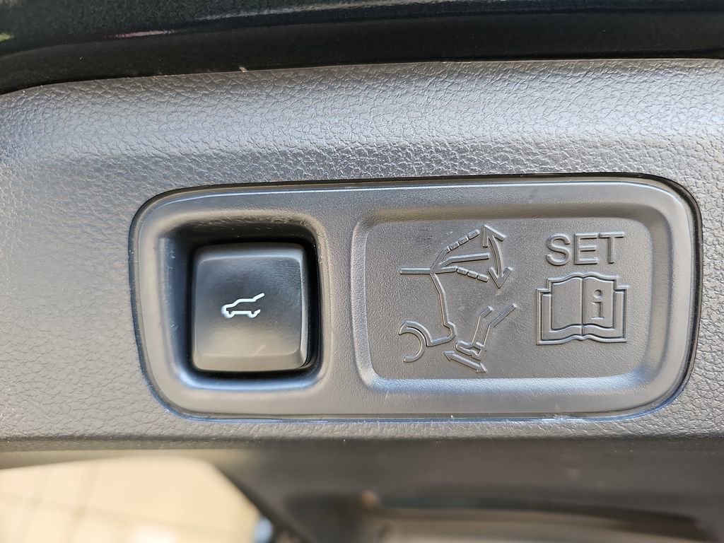 Used 2022 Ford Expedition Limited image 13