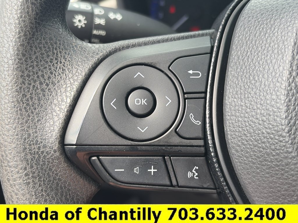 Used 2020 Toyota Corolla LE FWD image 12